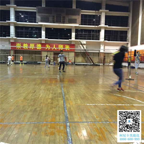 男神訓(xùn)練我們家五行缺運(yùn)動(dòng)的萌萌噠女神練球