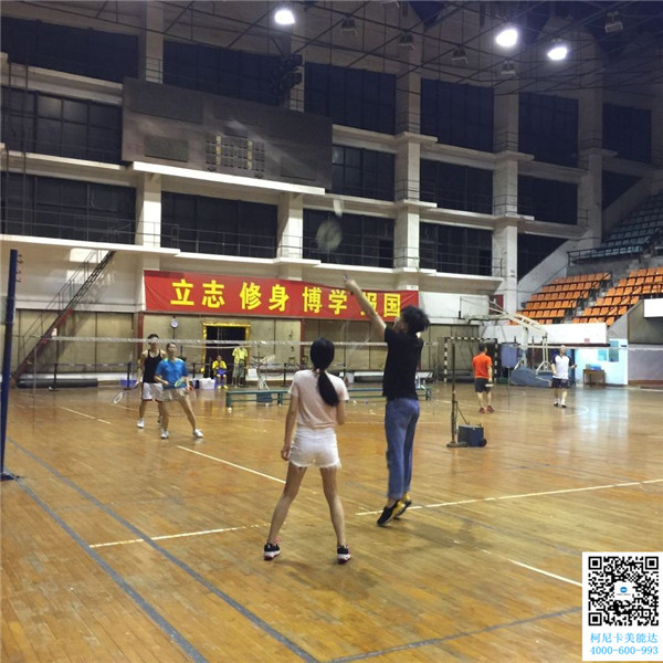 科頤辦公第三次羽毛球賽緊張進行中