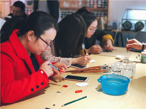 科頤2017年年會之手工DIY正在制作中...