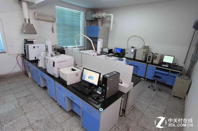 試驗(yàn)箱中抽取氣體進(jìn)行定性定量分析